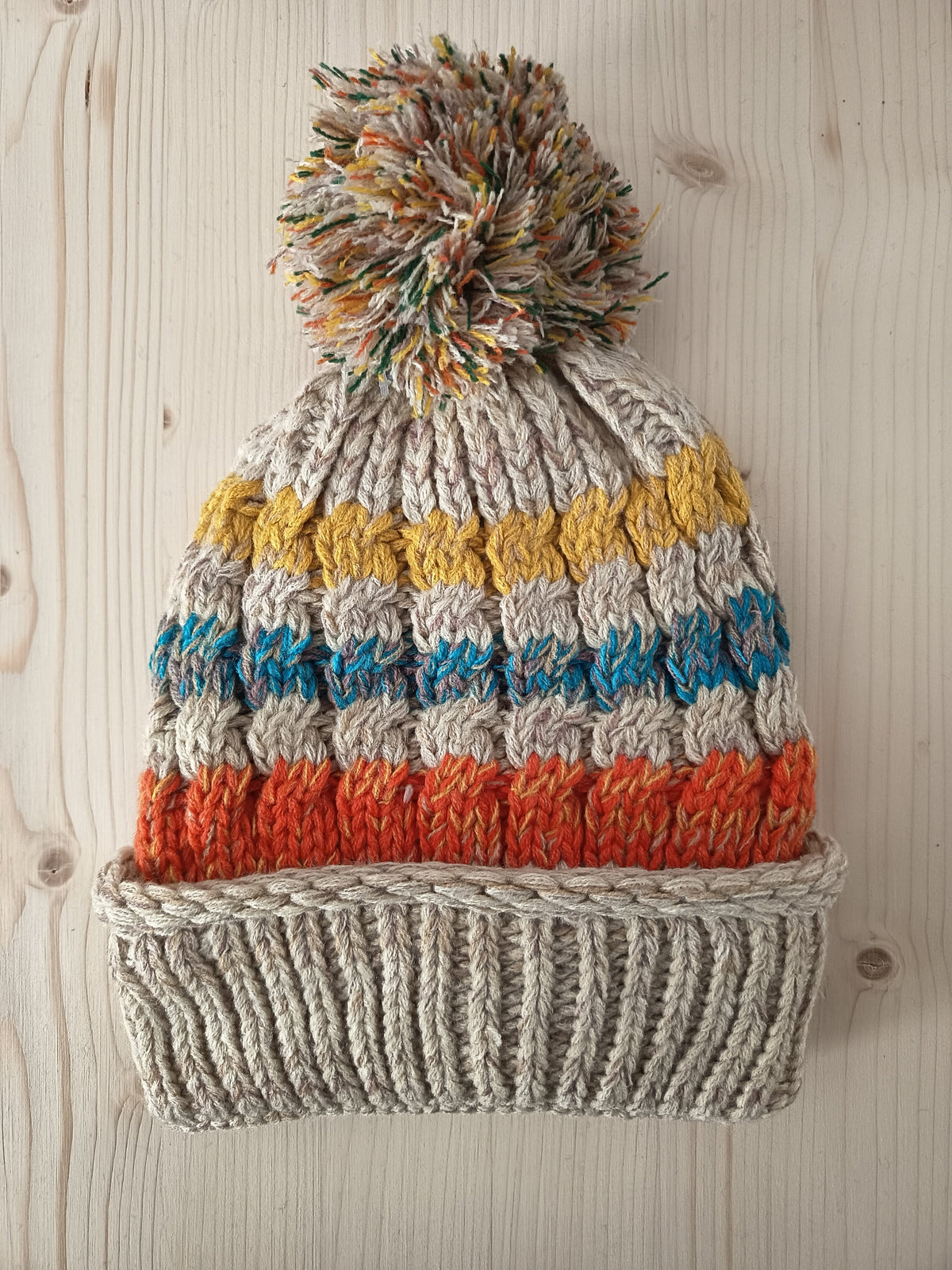 Beige/Multicoloured Winter Beanie